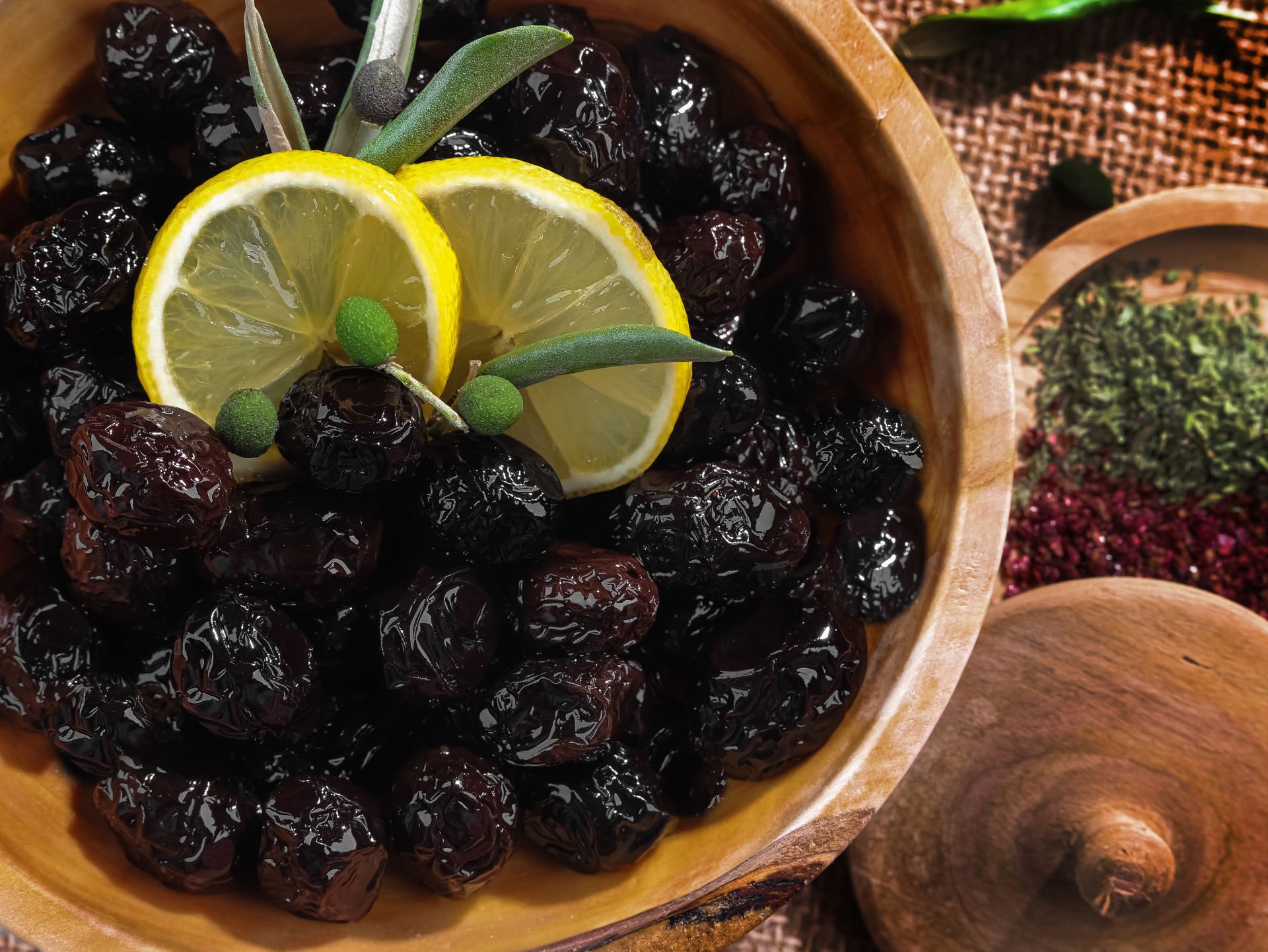 Çakırhan Gemlik Yağlı Sele Siyah Zeytin  KG (M kalibre)